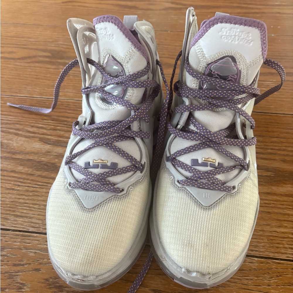 Nike Women's Athletic Shoes in Purple and Cream